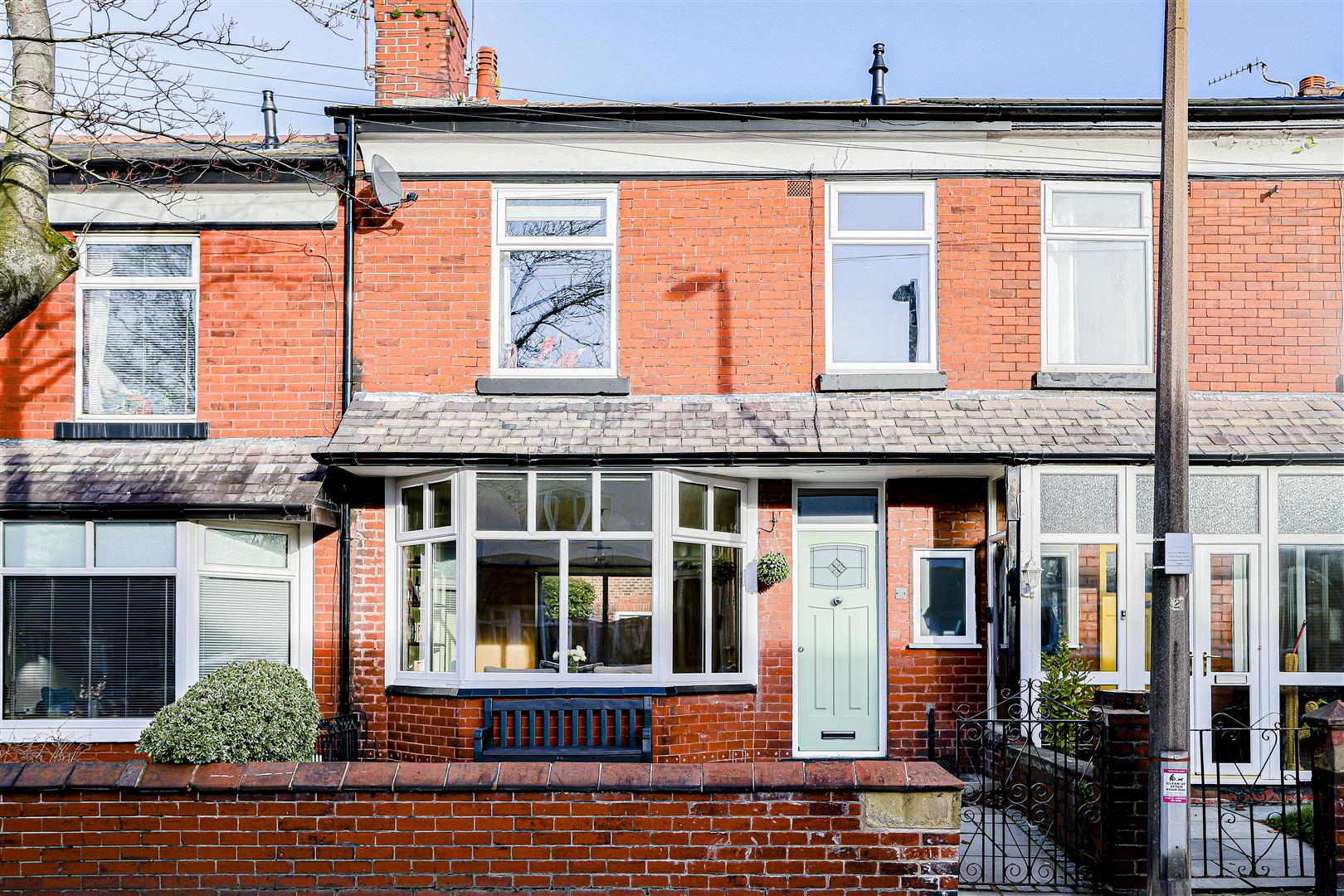 3 Bed Mid Terrace House For Sale - Main Image